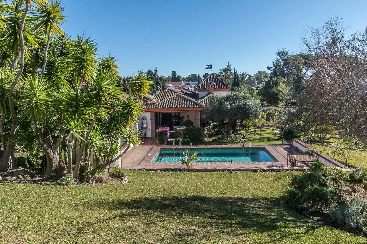 Authentic Andalucia Villa Marbella 0*,