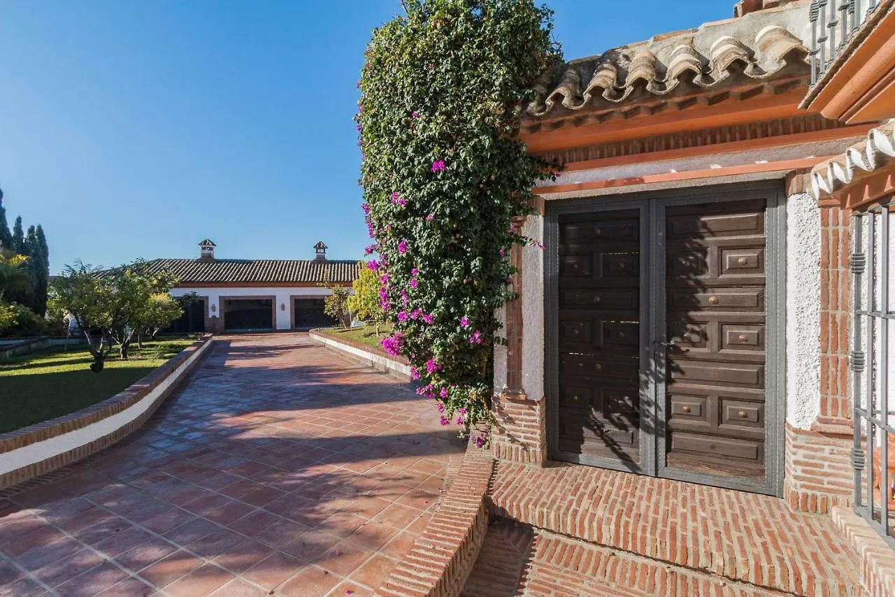 Authentic Andalucia Villa Marbella 0*,